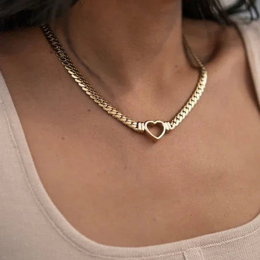 Ari Heart Choker